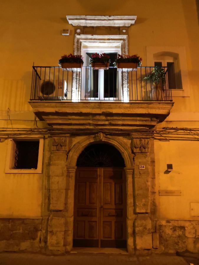 Palazzo Gioffre Гела Экстерьер фото